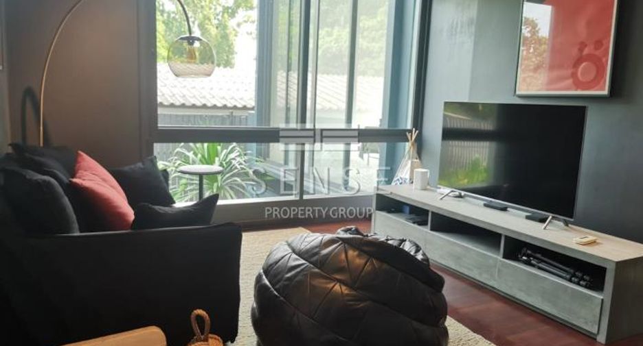 For rent 4 bedrooms house in Watthana, Bangkok