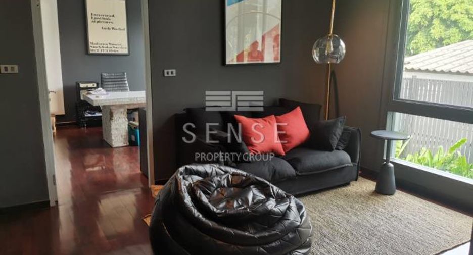 For rent 4 bedrooms house in Watthana, Bangkok