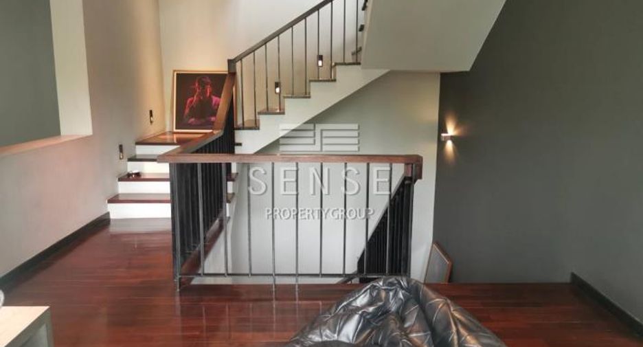 For rent 4 bedrooms house in Watthana, Bangkok