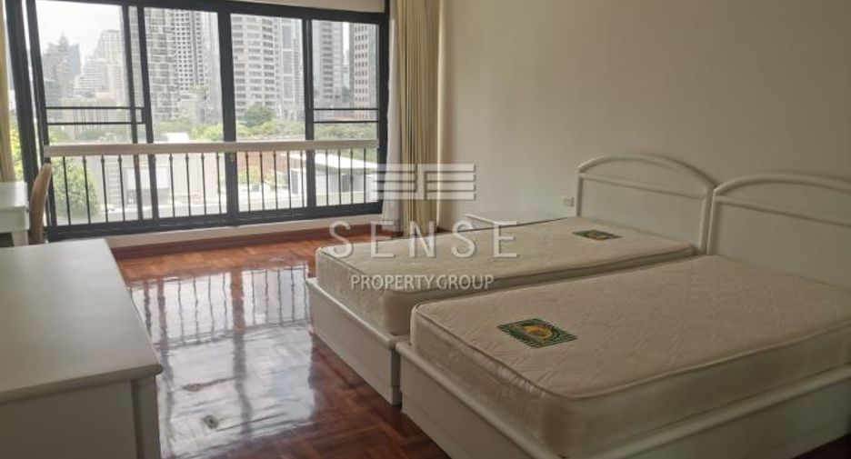 For rent 3 bedrooms condo in Pathum Wan, Bangkok
