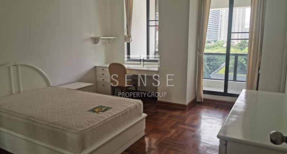 For rent 3 bedrooms condo in Pathum Wan, Bangkok