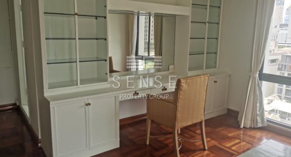 For rent 3 bedrooms condo in Pathum Wan, Bangkok
