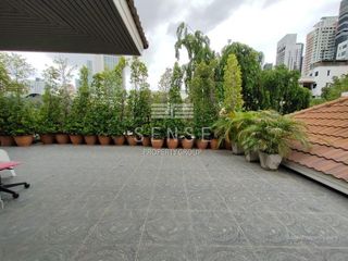Haus zur Miete mit 3 Zimmer in Khlong Toei, Bangkok