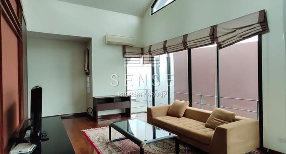 For rent 3 bedrooms house in Khlong Toei, Bangkok