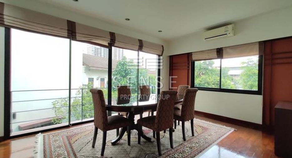 For rent 3 bedrooms house in Khlong Toei, Bangkok