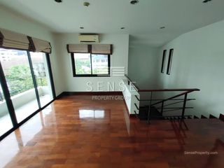 Haus zur Miete mit 3 Zimmer in Khlong Toei, Bangkok