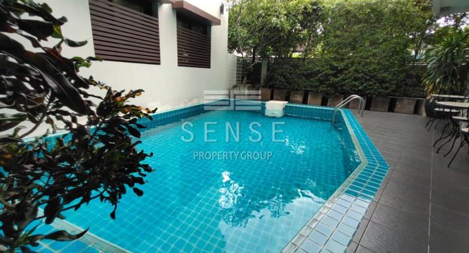 For rent 3 bedrooms house in Khlong Toei, Bangkok