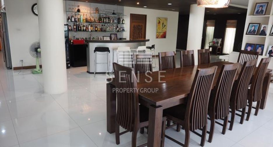 Haus zum Kauf mit 5 Zimmer in Bang Na, Bangkok