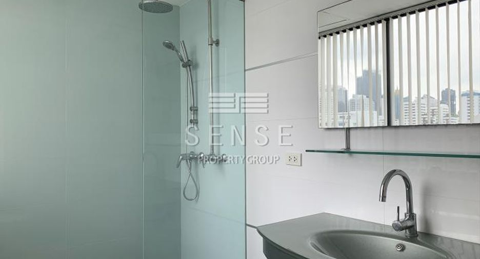 For sale and for rent 3 bedrooms condo in Watthana, Bangkok