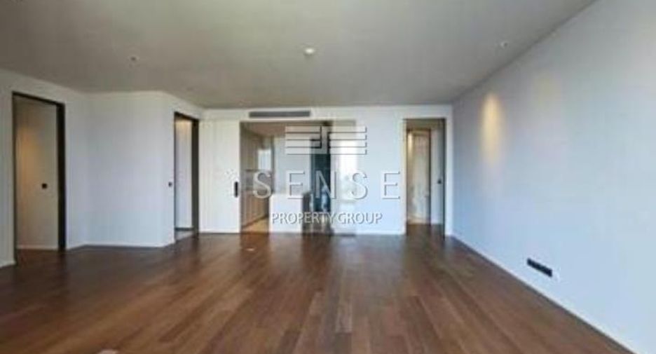 Condo en alquiler de 3 habitaciones en Khlong Toei, Bangkok