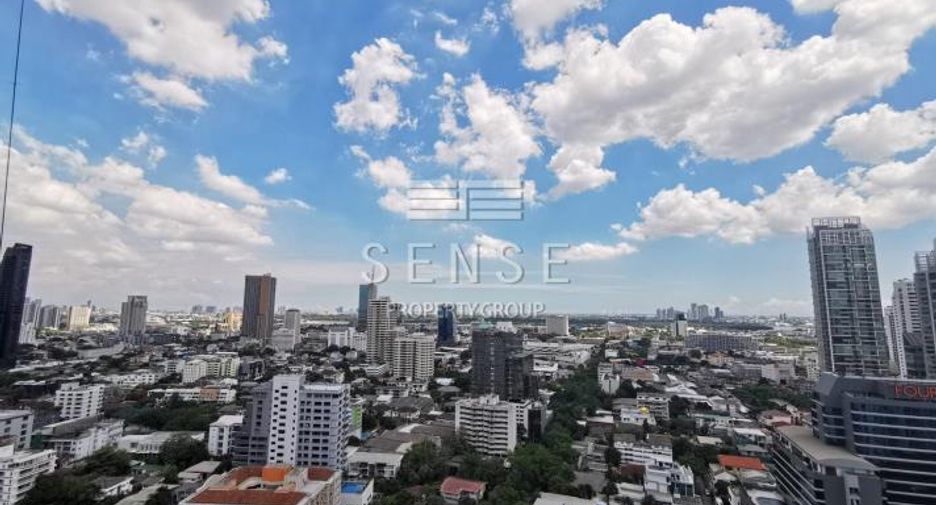 Condo en alquiler de 3 habitaciones en Khlong Toei, Bangkok