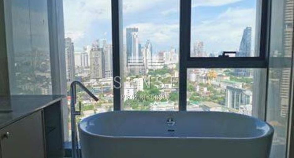 Condo en alquiler de 3 habitaciones en Khlong Toei, Bangkok