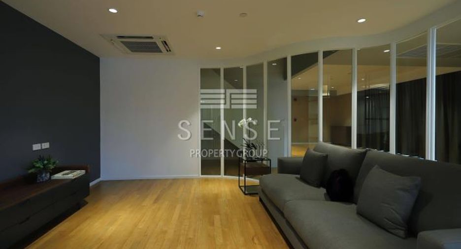 For rent 4 bedrooms condo in Watthana, Bangkok