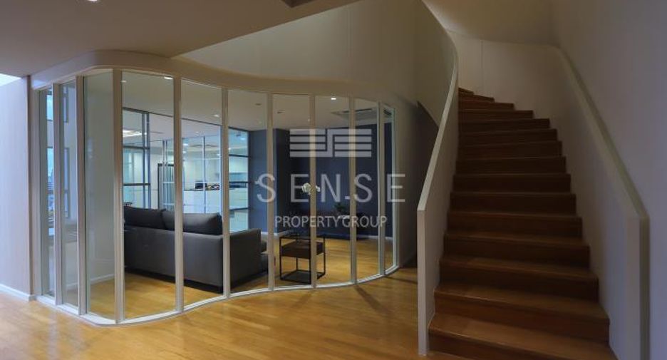 For rent 4 bedrooms condo in Watthana, Bangkok