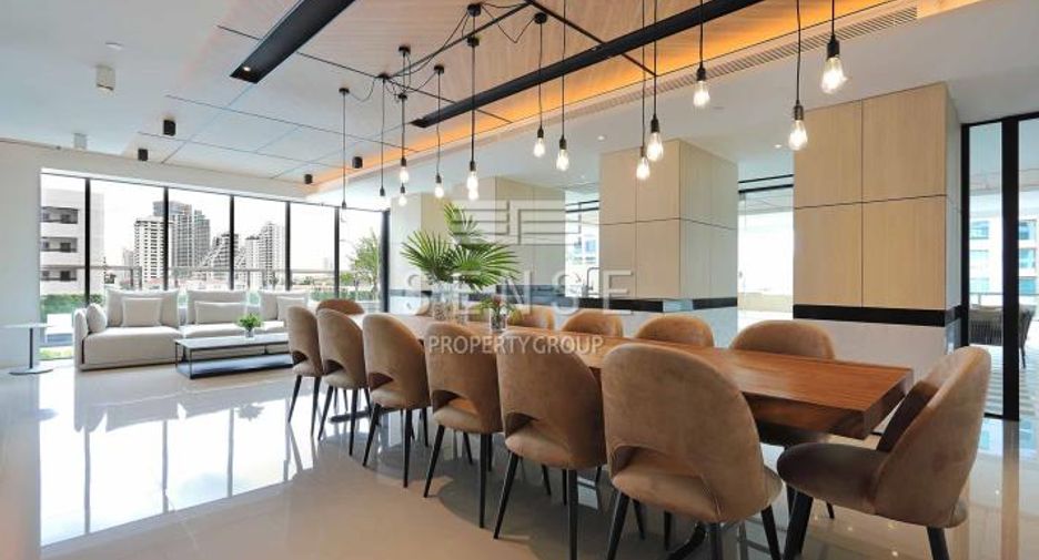 For rent 4 bedrooms condo in Watthana, Bangkok