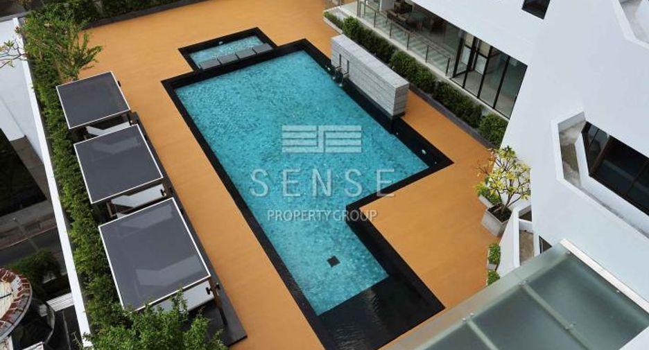 For rent 4 bedrooms condo in Watthana, Bangkok