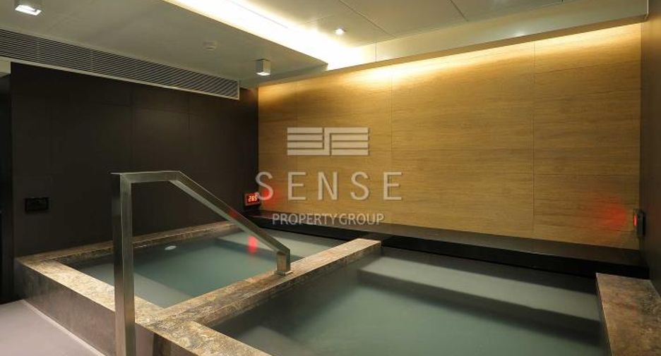 For rent 4 bedrooms condo in Watthana, Bangkok