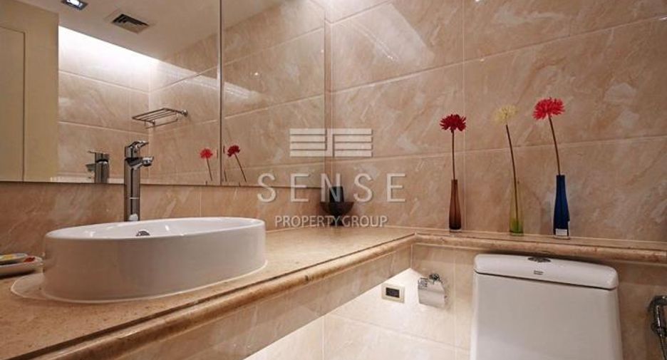 For rent and for sale 3 bedrooms condo in Pathum Wan, Bangkok