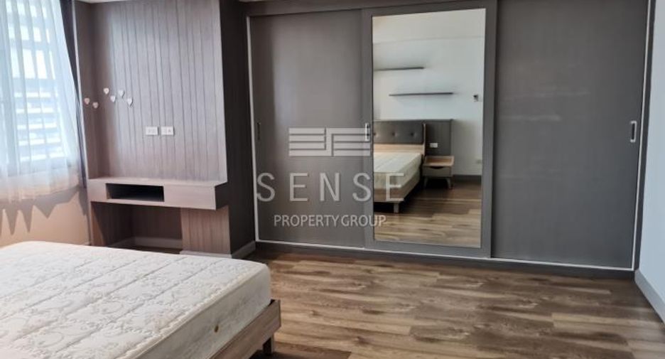 For rent 3 bedrooms condo in Watthana, Bangkok