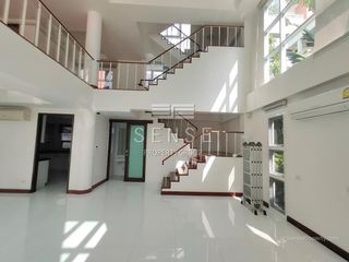 For rent 4 bedrooms house in Khlong Toei, Bangkok