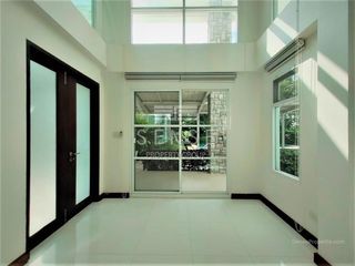 For rent 4 bedrooms house in Khlong Toei, Bangkok
