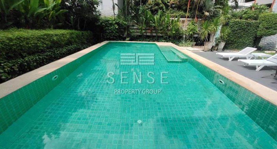 For rent 4 bedrooms house in Khlong Toei, Bangkok
