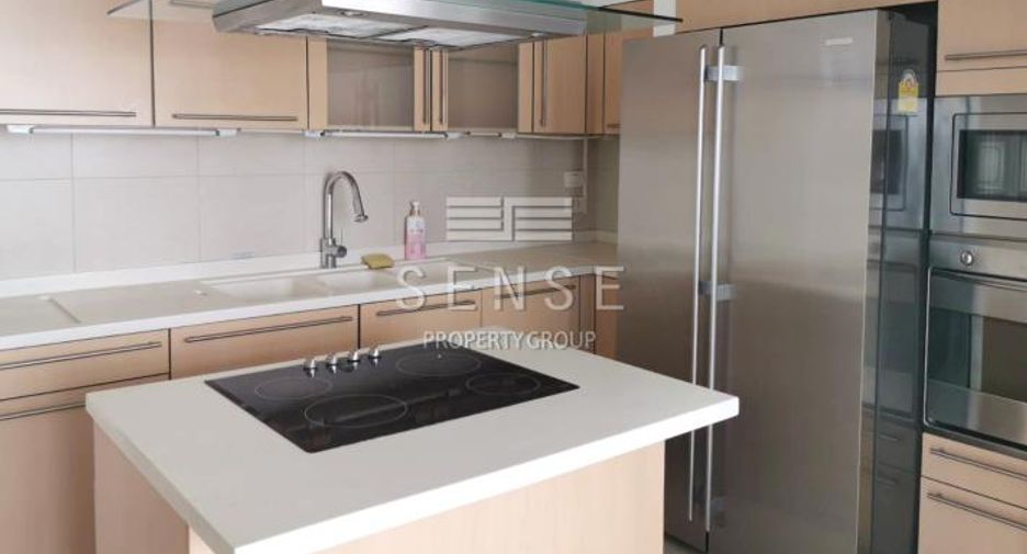 For rent 3 bedrooms condo in Pathum Wan, Bangkok