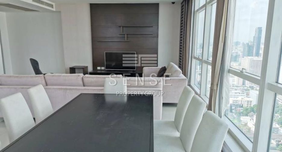 For rent 3 bedrooms condo in Pathum Wan, Bangkok