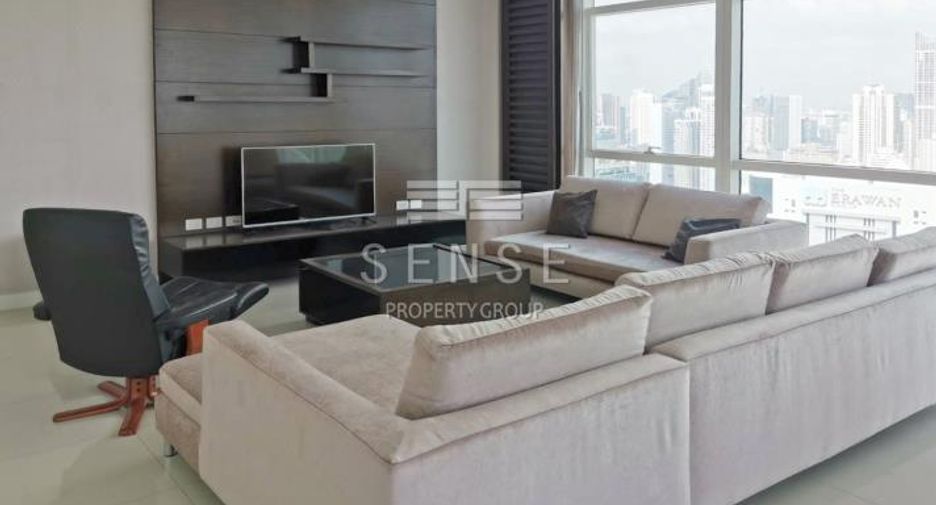 For rent 3 bedrooms condo in Pathum Wan, Bangkok
