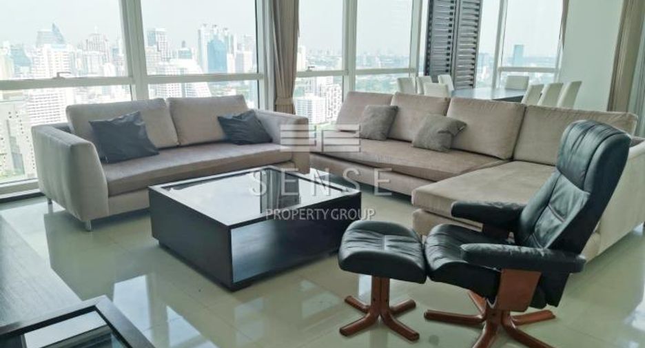 For rent 3 bedrooms condo in Pathum Wan, Bangkok