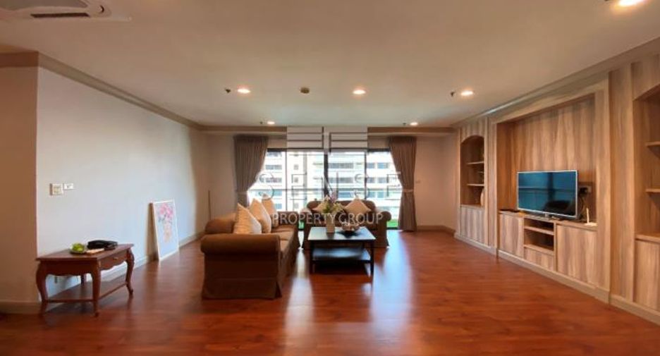 Condo en alquiler de 3 habitaciones en Watthana, Bangkok