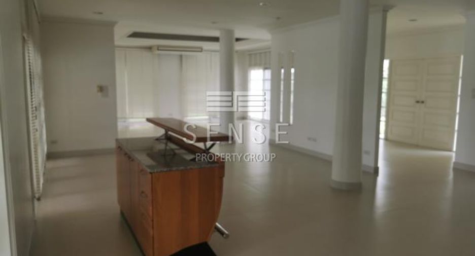 For rent 5 ベッドルーム house in Bang Phli, Samut Prakan