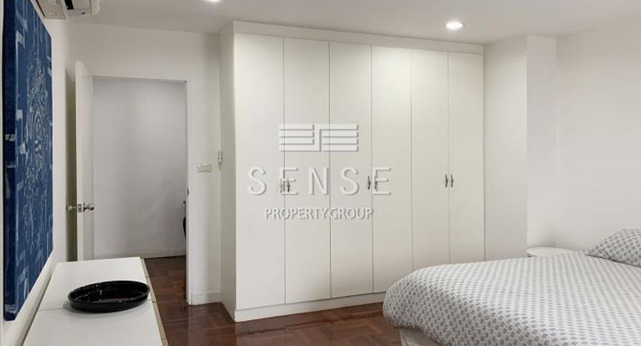 For rent 3 bedrooms condo in Khlong Toei, Bangkok