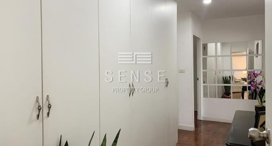 For rent 3 bedrooms condo in Khlong Toei, Bangkok