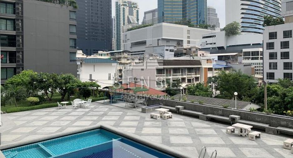 For rent 3 bedrooms condo in Khlong Toei, Bangkok