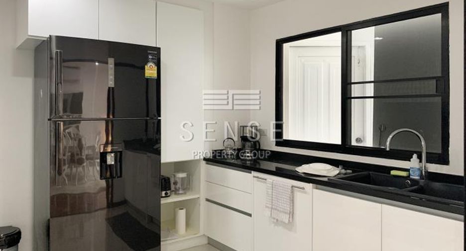 For rent 3 bedrooms condo in Khlong Toei, Bangkok