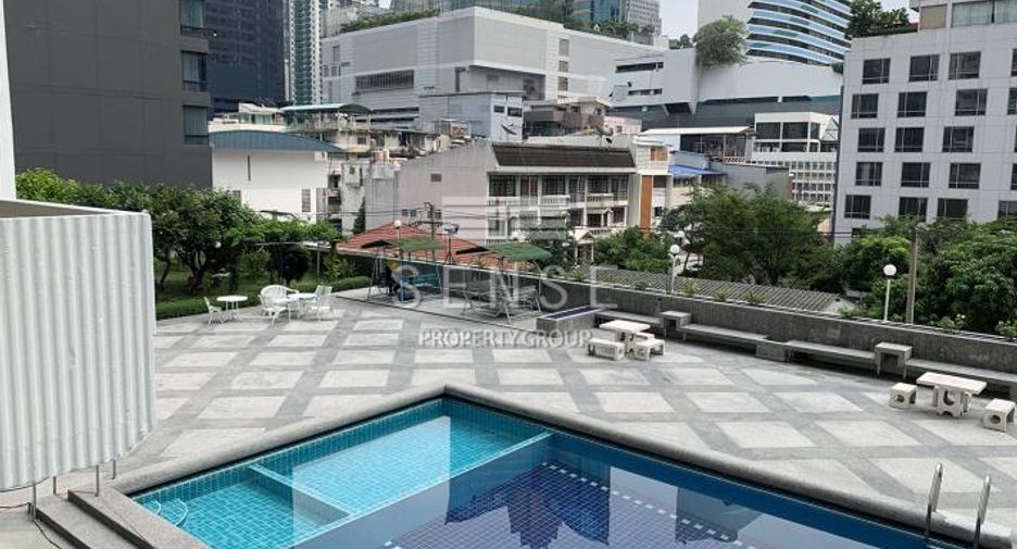 For rent 3 bedrooms condo in Khlong Toei, Bangkok