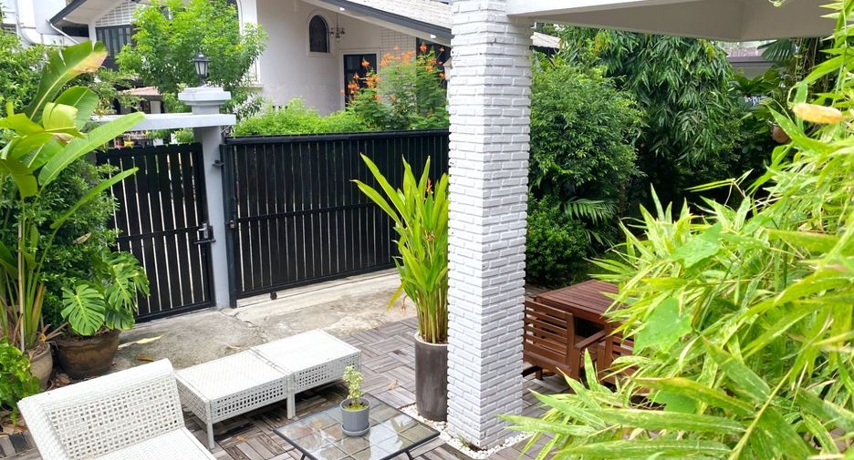 Haus zur Miete mit 2 Zimmer in Watthana, Bangkok
