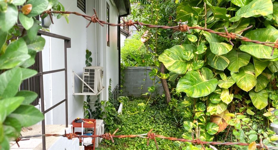 Haus zur Miete mit 2 Zimmer in Watthana, Bangkok