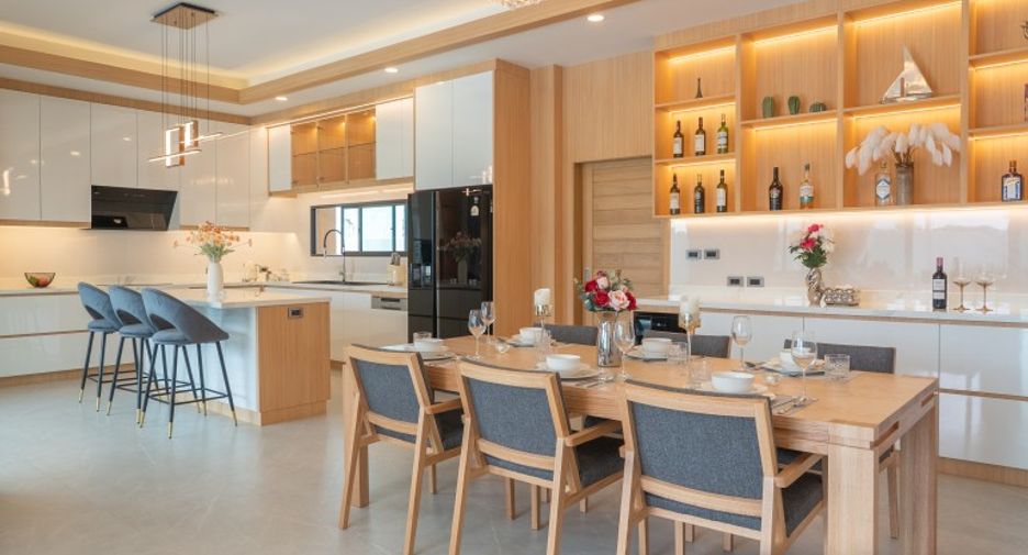 For sale 5 bedrooms house in East Pattaya, Pattaya