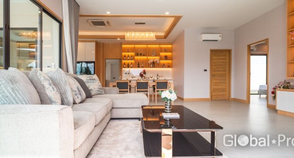 For sale 5 bedrooms house in East Pattaya, Pattaya