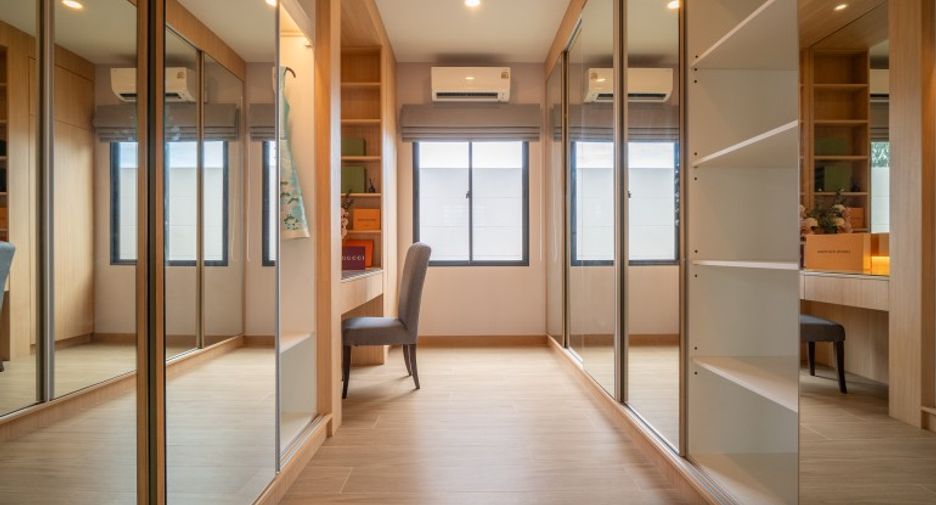 For sale 5 bedrooms house in East Pattaya, Pattaya