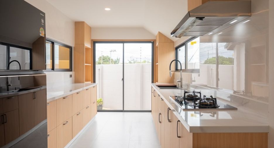 For sale 5 bedrooms house in East Pattaya, Pattaya