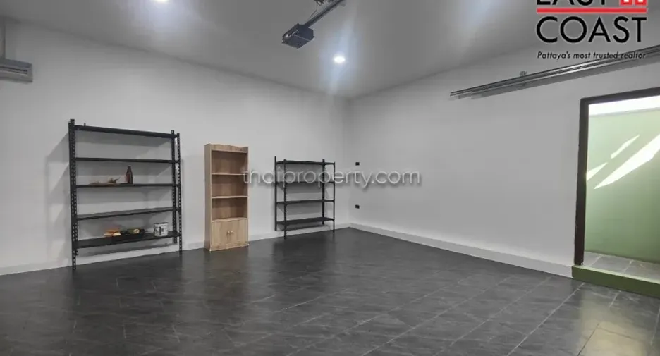 For rent and for sale 3 bedrooms house in Bang Lamung, Chonburi