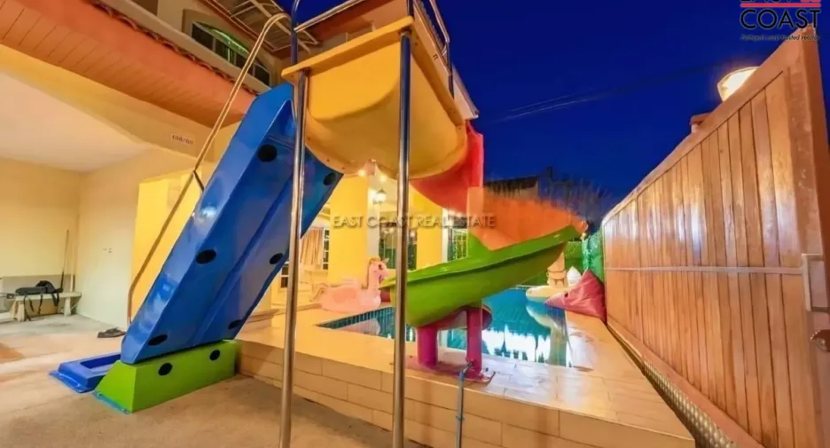 For rent 5 bedrooms house in Jomtien, Pattaya