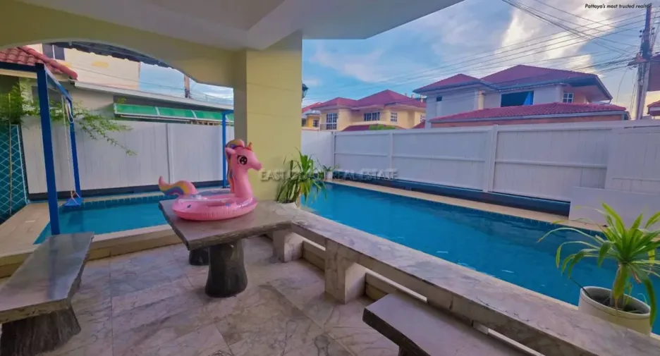 For rent 5 bedrooms house in Jomtien, Pattaya