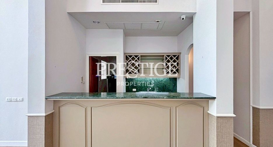 Casa en venta de 5 habitaciones en Ban Chang, Rayong