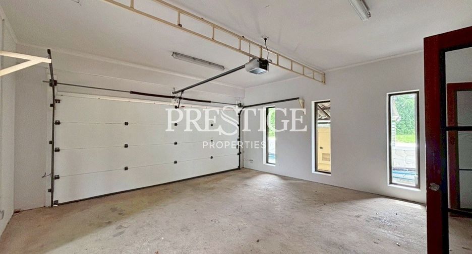 Casa en venta de 5 habitaciones en Ban Chang, Rayong