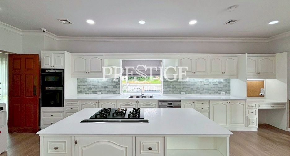 Casa en venta de 5 habitaciones en Ban Chang, Rayong