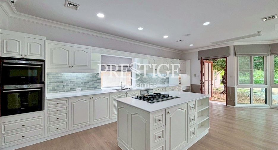 Casa en venta de 5 habitaciones en Ban Chang, Rayong